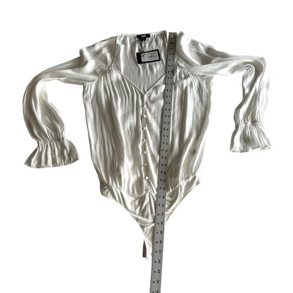 Paige NWT Delanie Shadow Dot Long Sleeve Flutter Cuff Bodysuit Thong Blouse S - Picture 11 of 12
